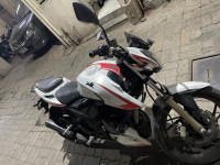 White TVS Apache RTR 200 4V