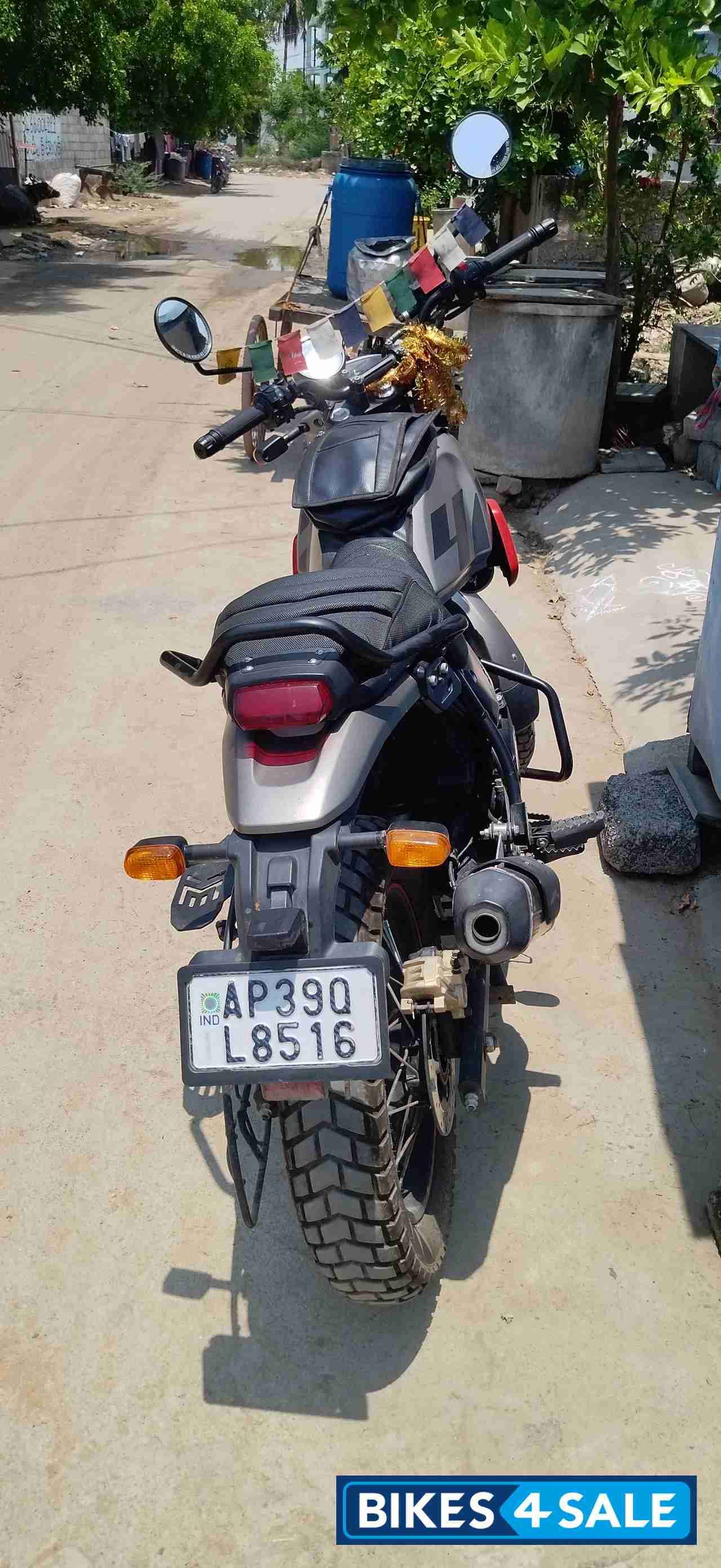 Graphite Red Royal Enfield Scram 411