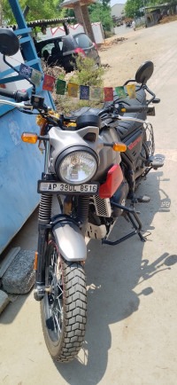 Graphite Red Royal Enfield Scram 411