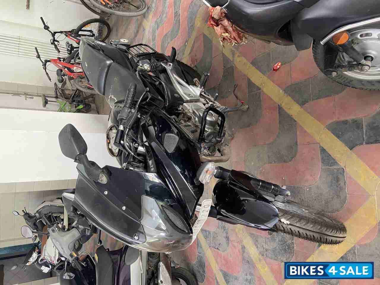 Black Bajaj Pulsar 220F