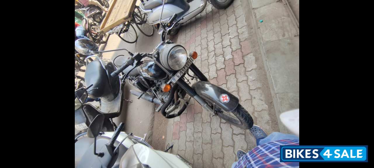 Royal Enfield Classic Stealth Black