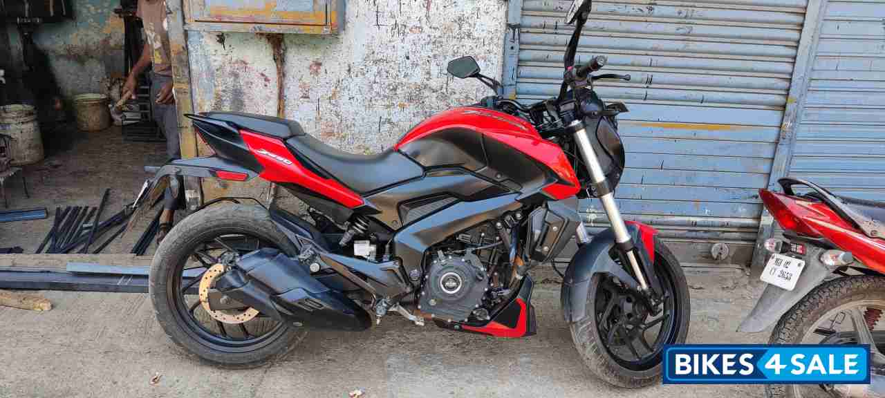 Red Bajaj Dominar 250