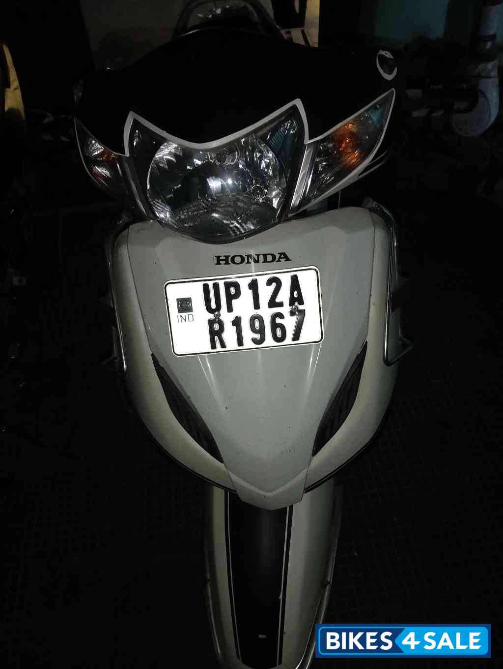 White Honda Activa 4G