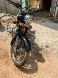 Black Royal Enfield Classic 350