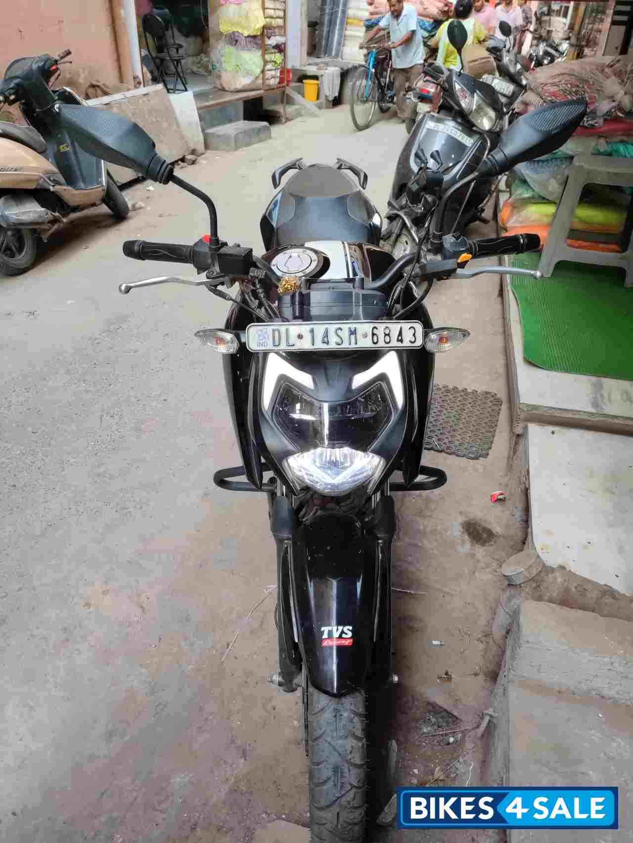 TVS Apache RTR 160 4V