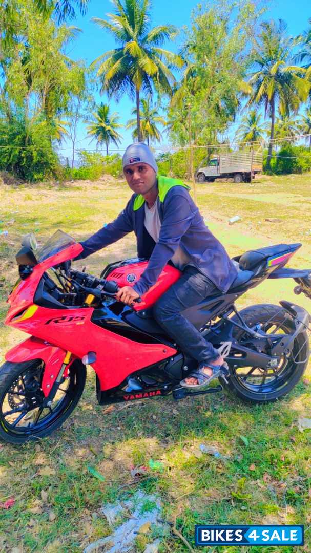 Yamaha R15 V4