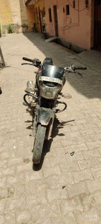Bajaj V15