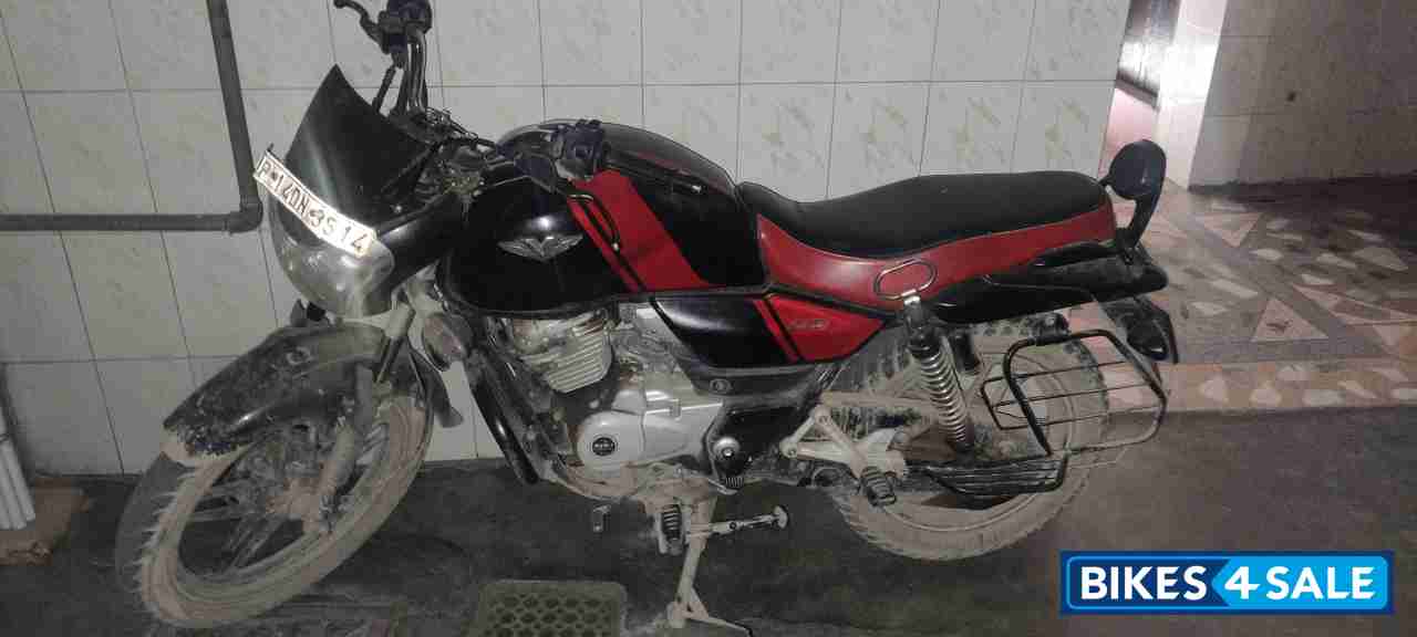 Bajaj V15