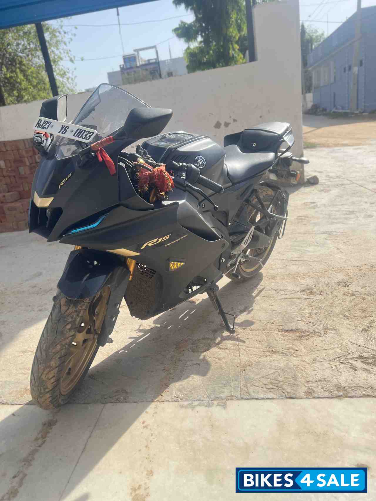 Yamaha R15 V4