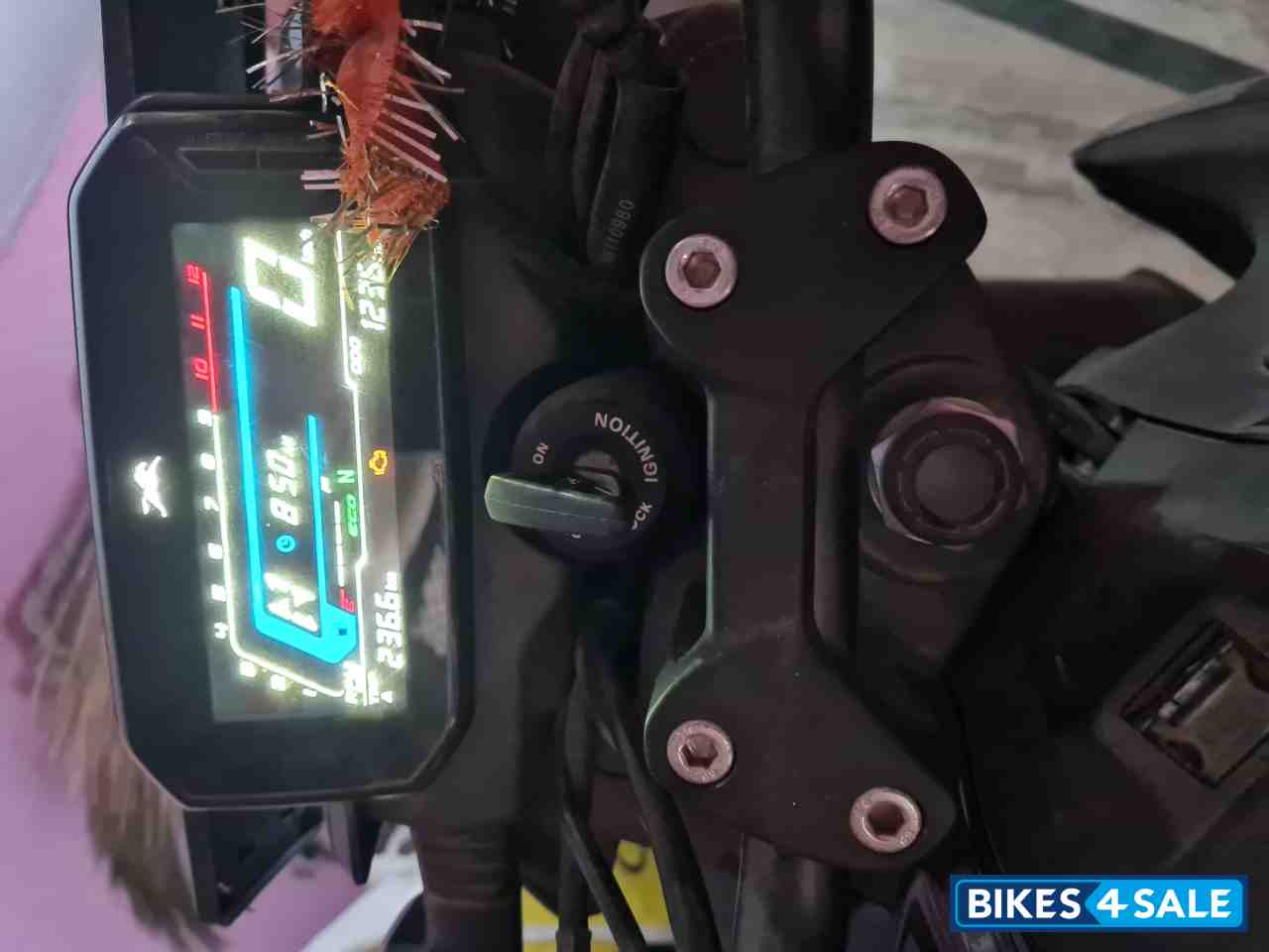 TVS Raider Split Seat