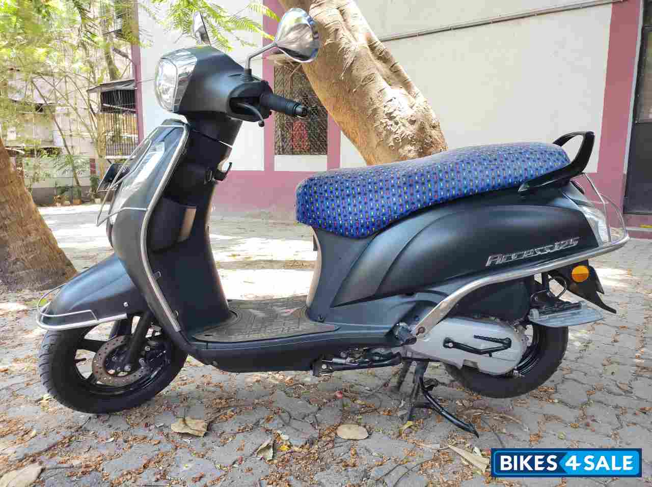 Black Suzuki Access 125 Special Edition BS6