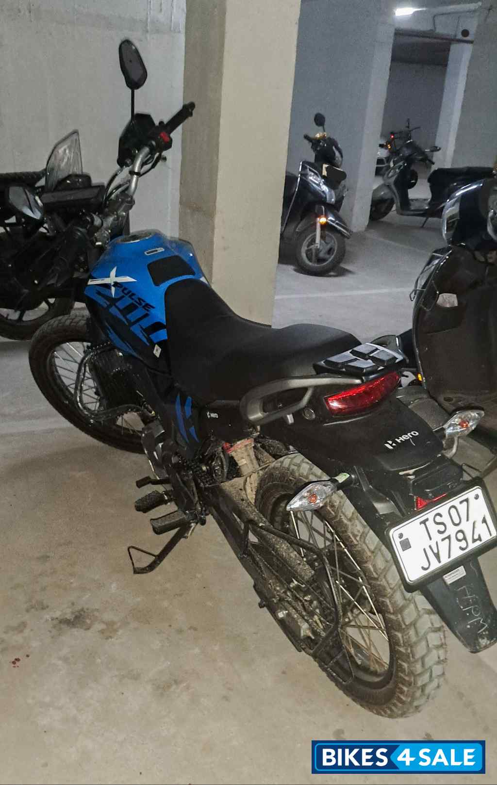 Blue Hero Xpulse 200 4V