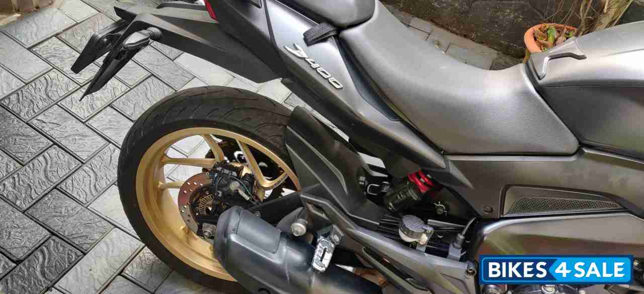 Black Bajaj Dominar 400 ABS BS6