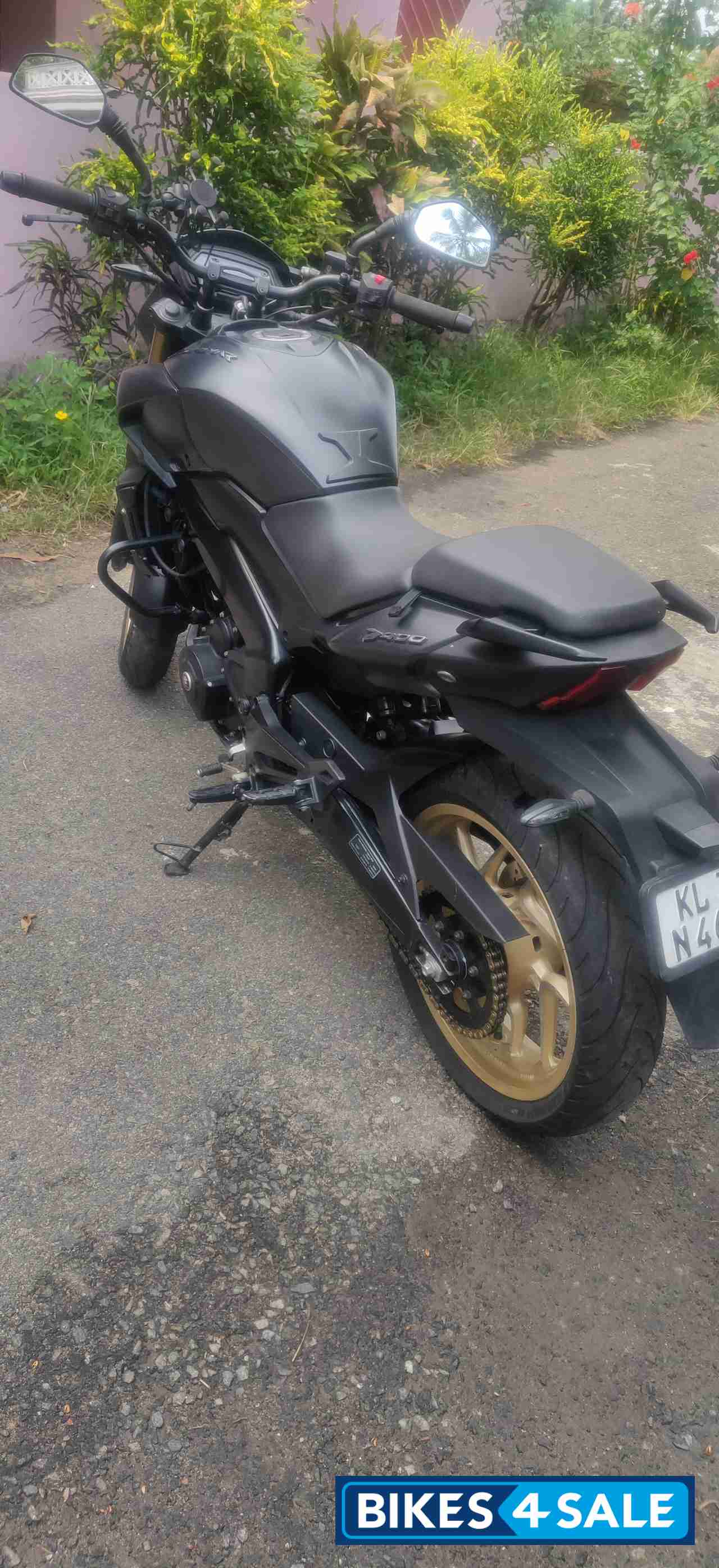 Black Bajaj Dominar 400 ABS BS6