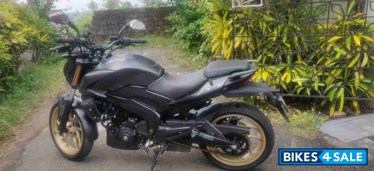 Black Bajaj Dominar 400 ABS BS6