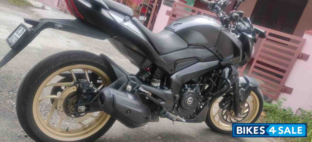Black Bajaj Dominar 400 ABS BS6