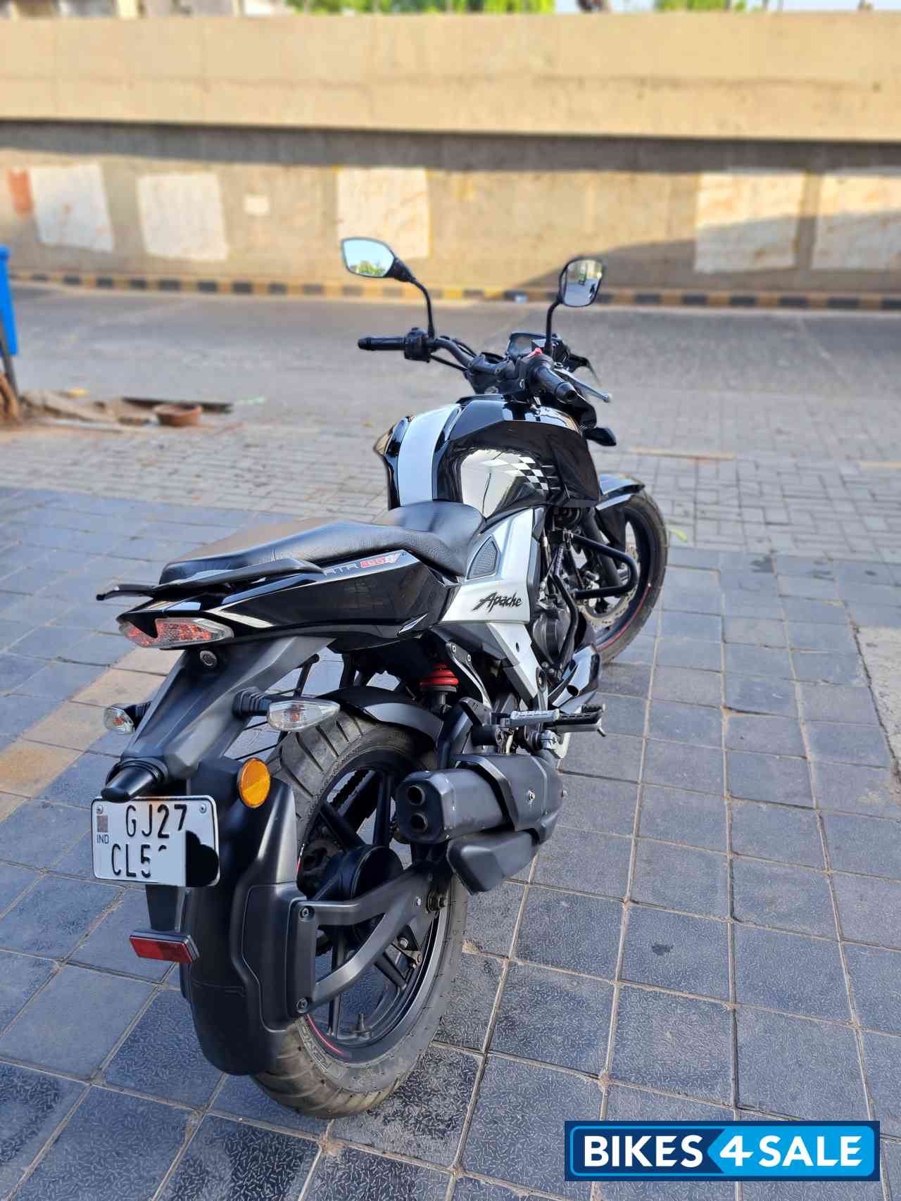 TVS Apache RTR 160 4V