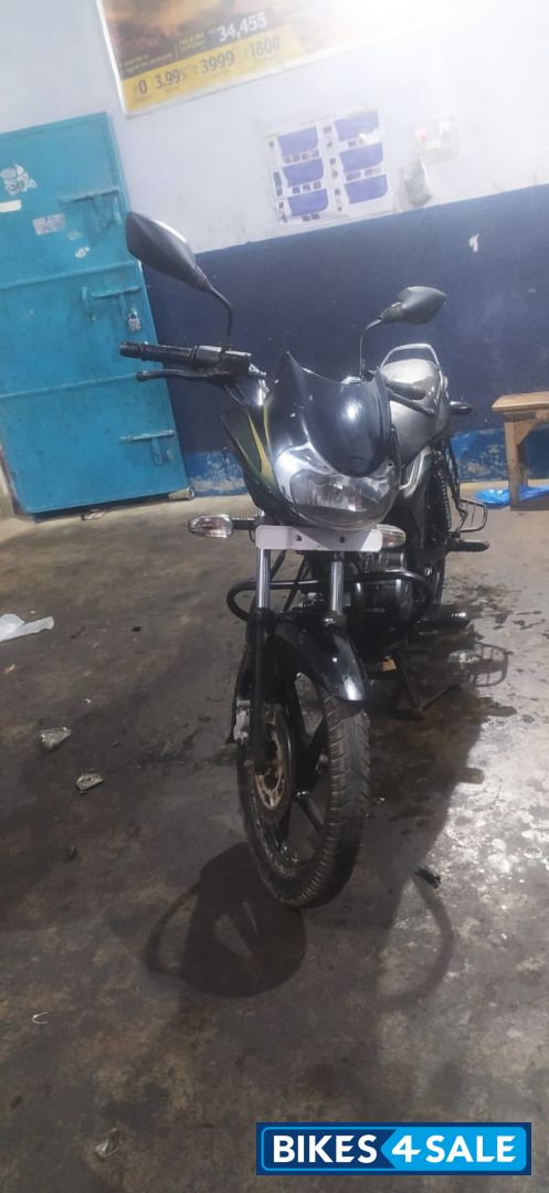 Black Golden Bajaj Discover 150 S