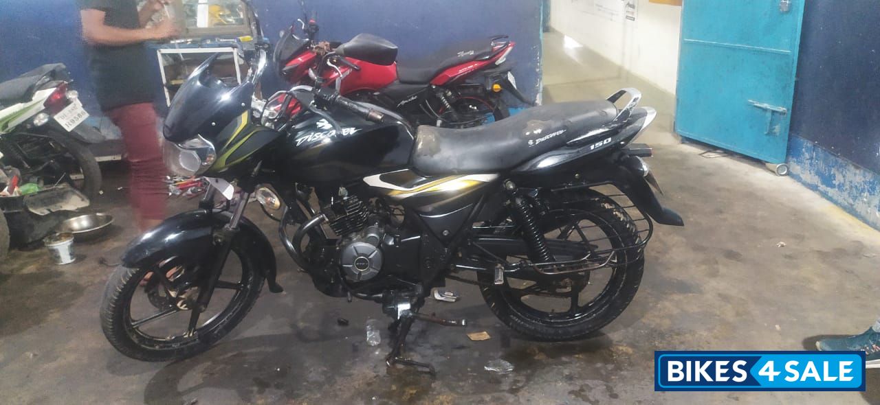 Black Golden Bajaj Discover 150 S