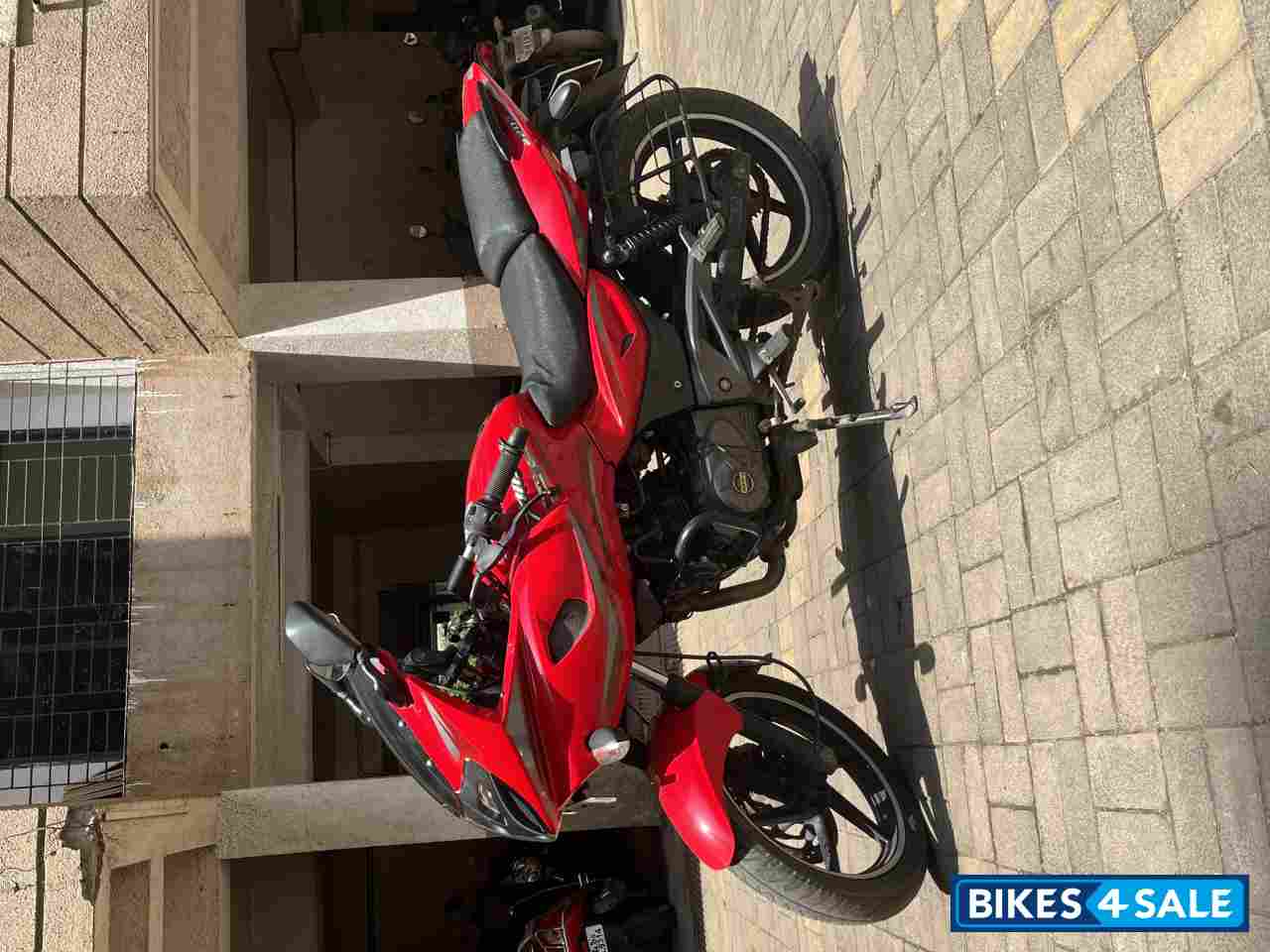 Red Hot Bajaj Pulsar 220F BS6 Red Hot Bajaj Pulsar 220F BS6