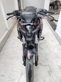 Brooklyn Black Bajaj Pulsar N160 Dual Channel ABS