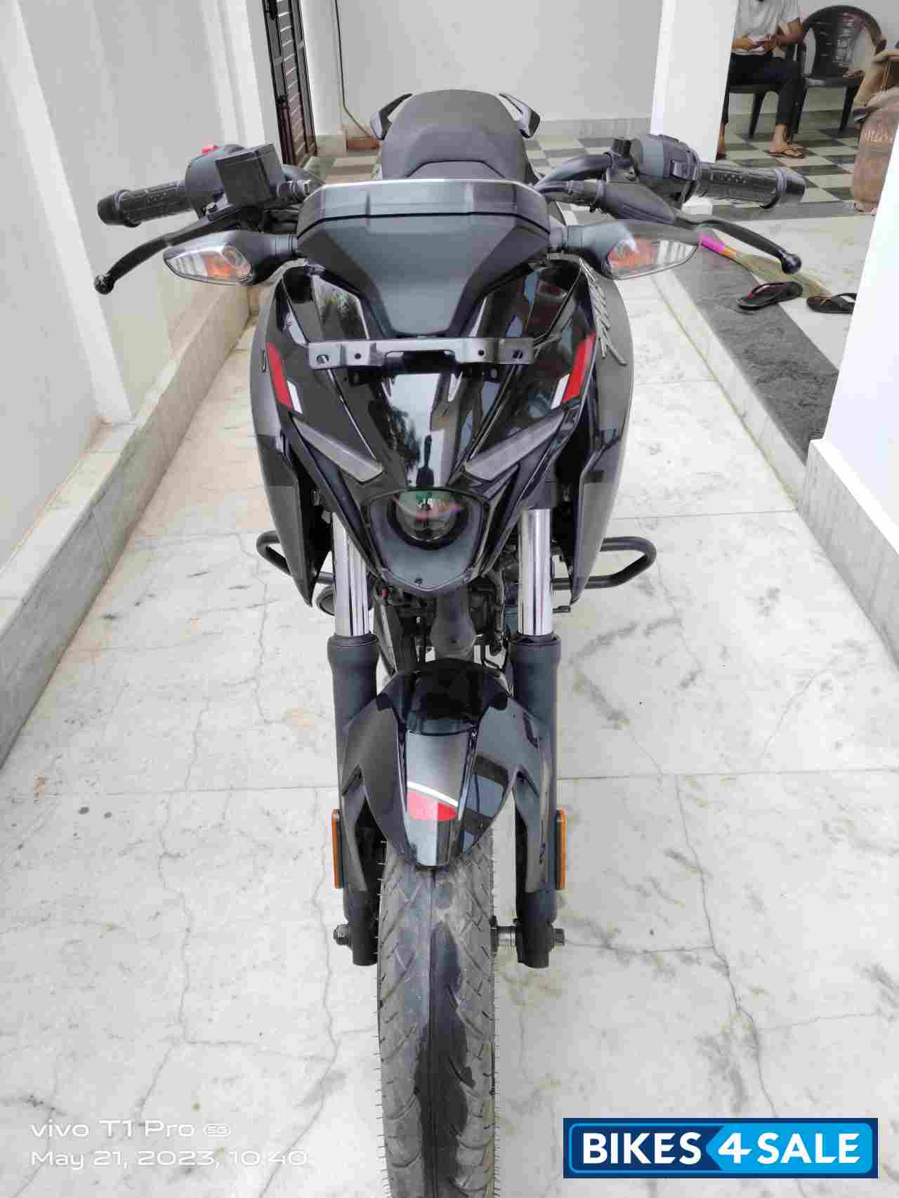 Brooklyn Black Bajaj Pulsar N160 Dual Channel ABS