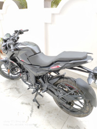 Brooklyn Black Bajaj Pulsar N160 Dual Channel ABS