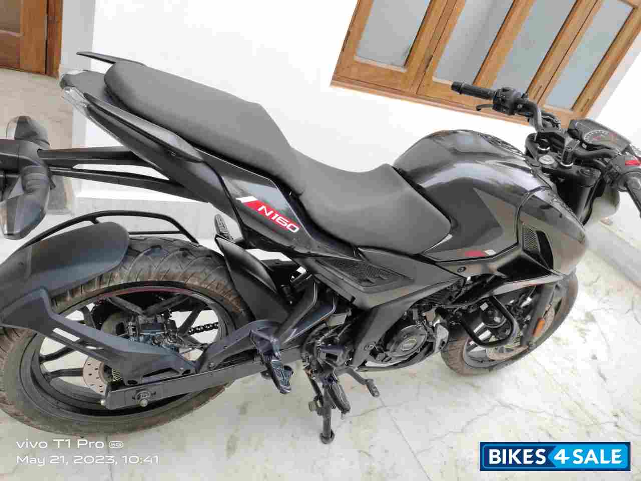Brooklyn Black Bajaj Pulsar N160 Dual Channel ABS