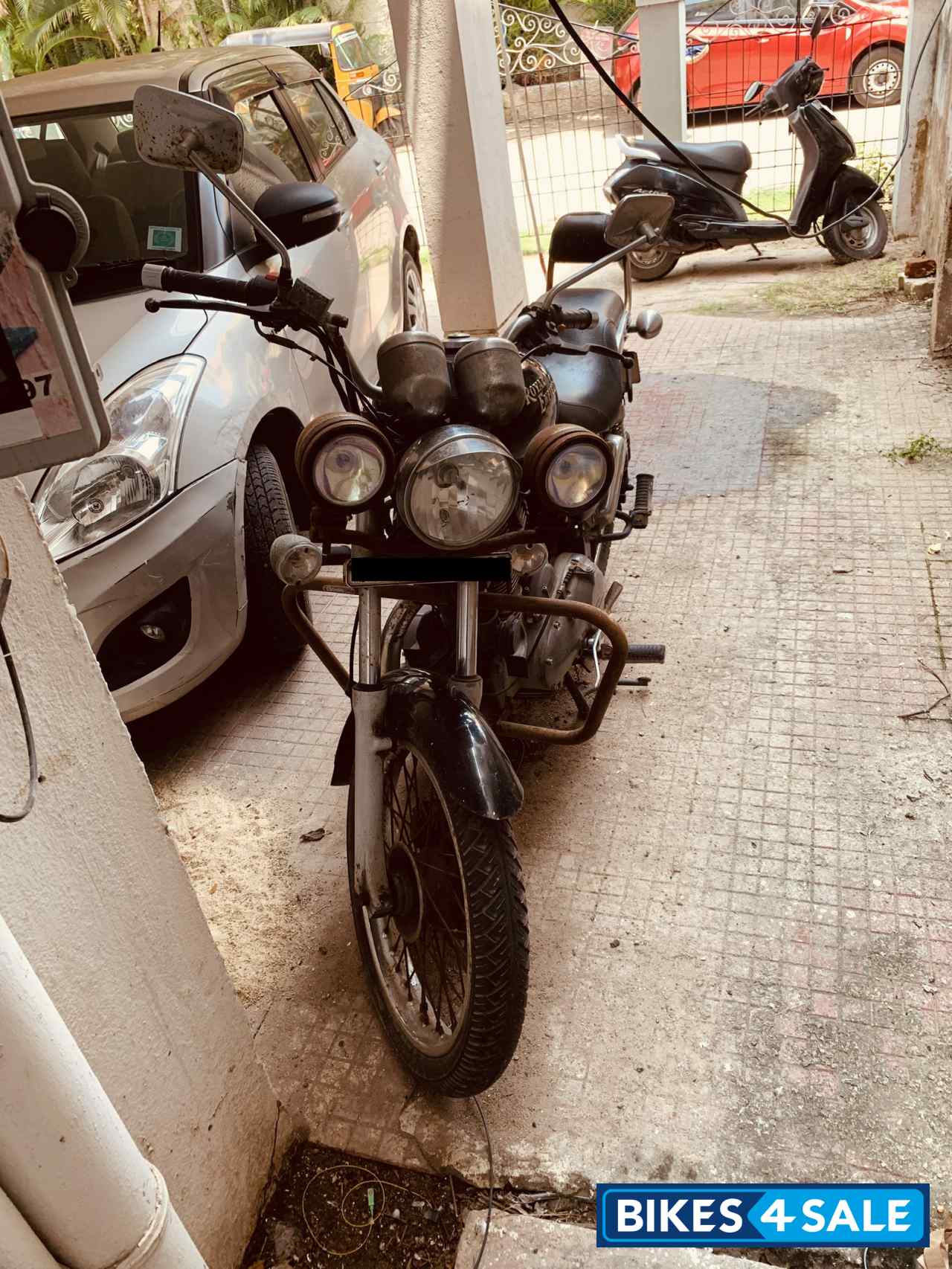 Black Royal Enfield Thunderbird TwinSpark 350
