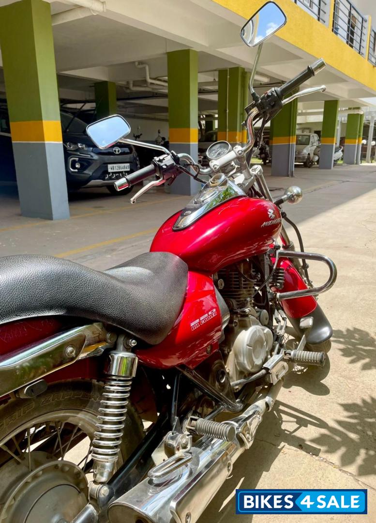 Bajaj Avenger 220 DTS-i