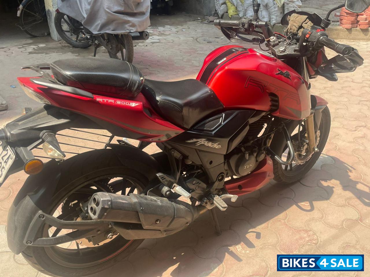 TVS Apache RTR 200 4V