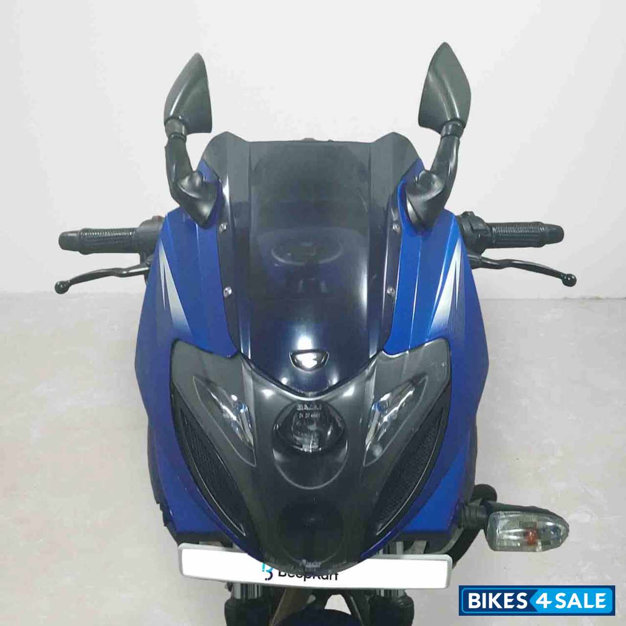Bajaj Pulsar 220F