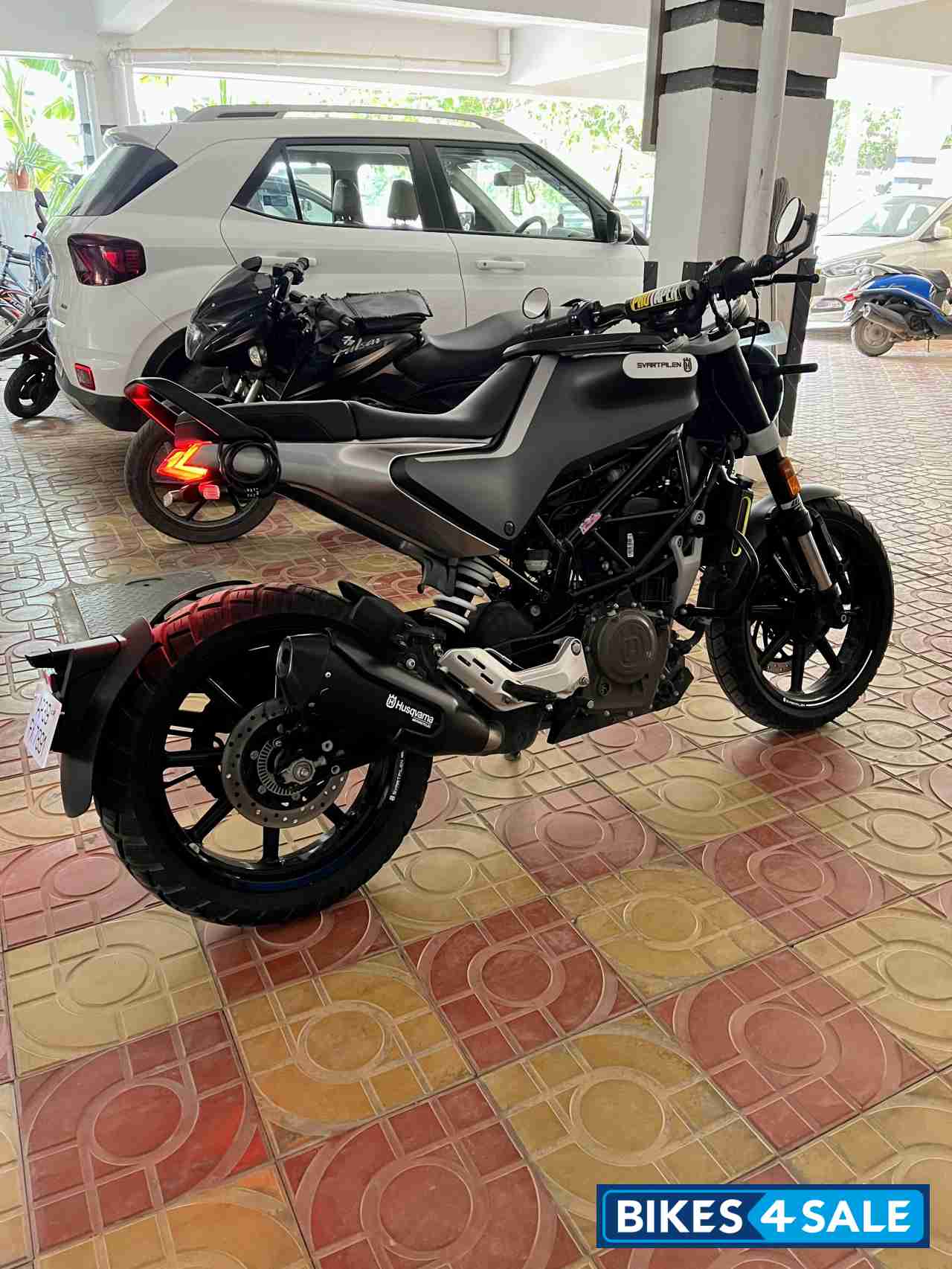 Black Husqvarna Svartpilen 250 Black Husqvarna Svartpilen 250