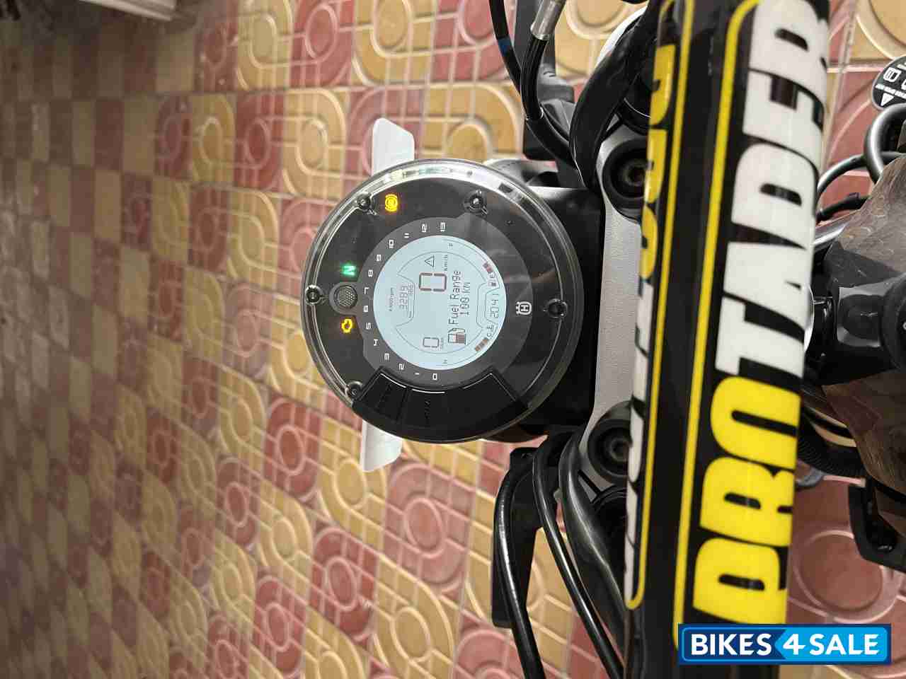 Black Husqvarna Svartpilen 250 Black Husqvarna Svartpilen 250