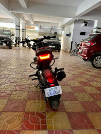 Black Husqvarna Svartpilen 250