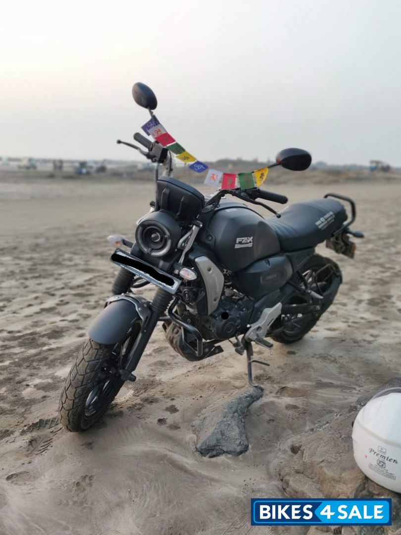 Black Yamaha FZ-X