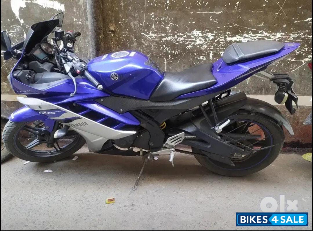 Blue Yamaha YZF R15
