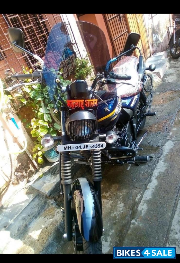 Blue Bajaj Avenger Street 150