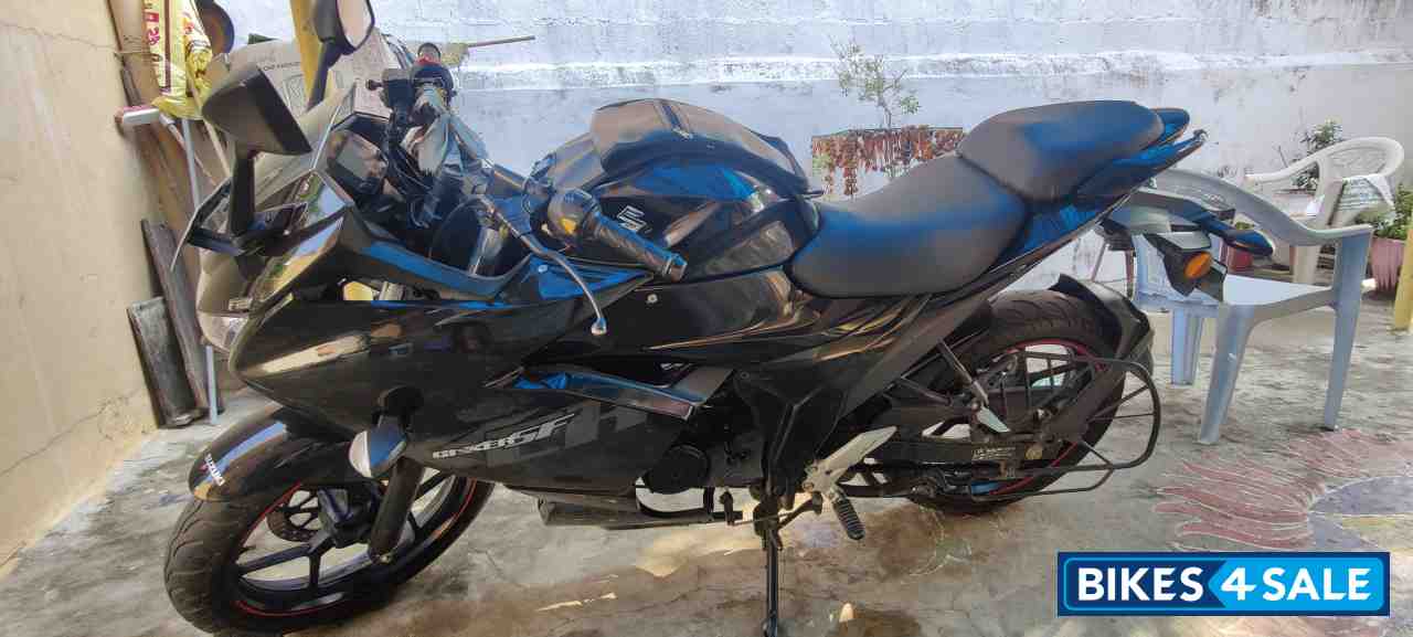 Suzuki Gixxer SF