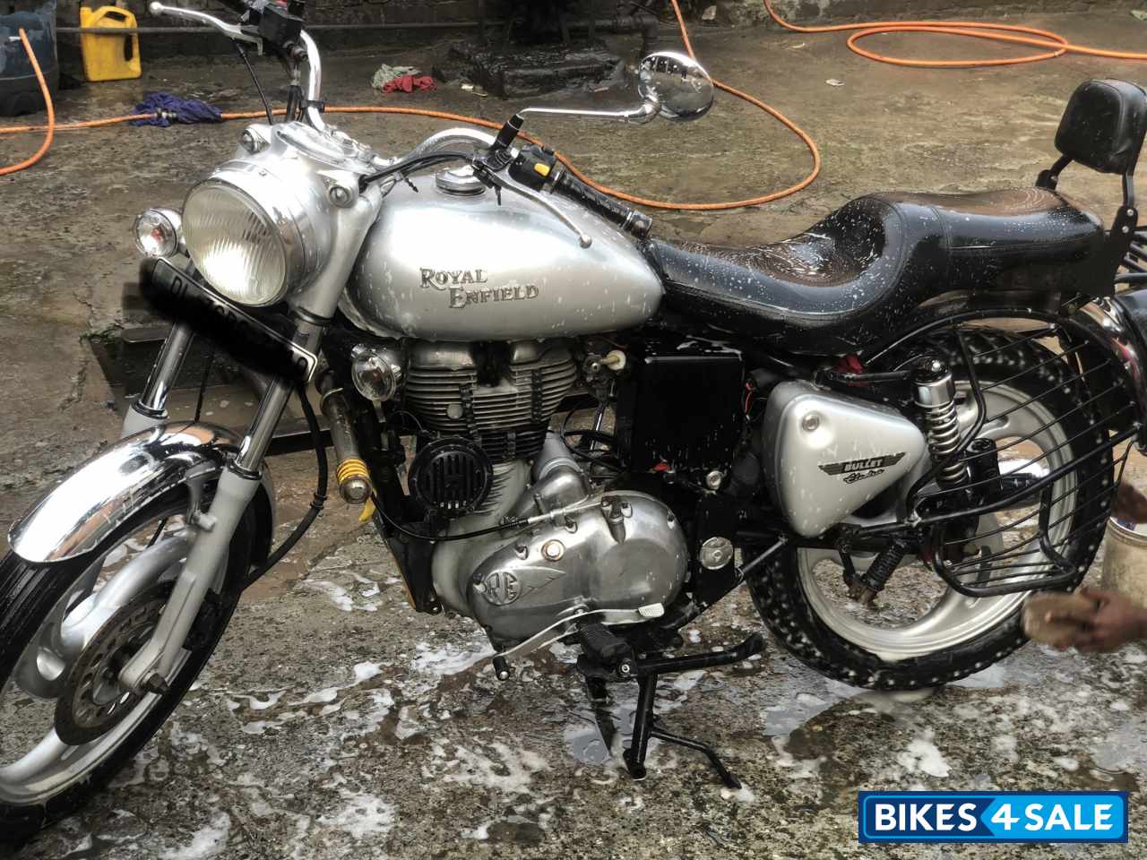 Silver Royal Enfield Bullet Electra Twinspark Silver Royal Enfield Bullet Electra Twinspark