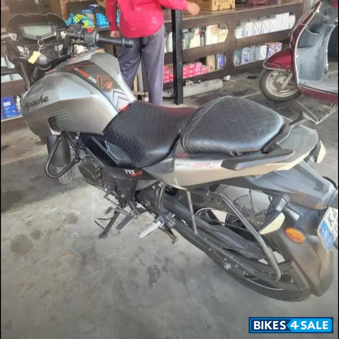 TVS Apache RTR 200 4V