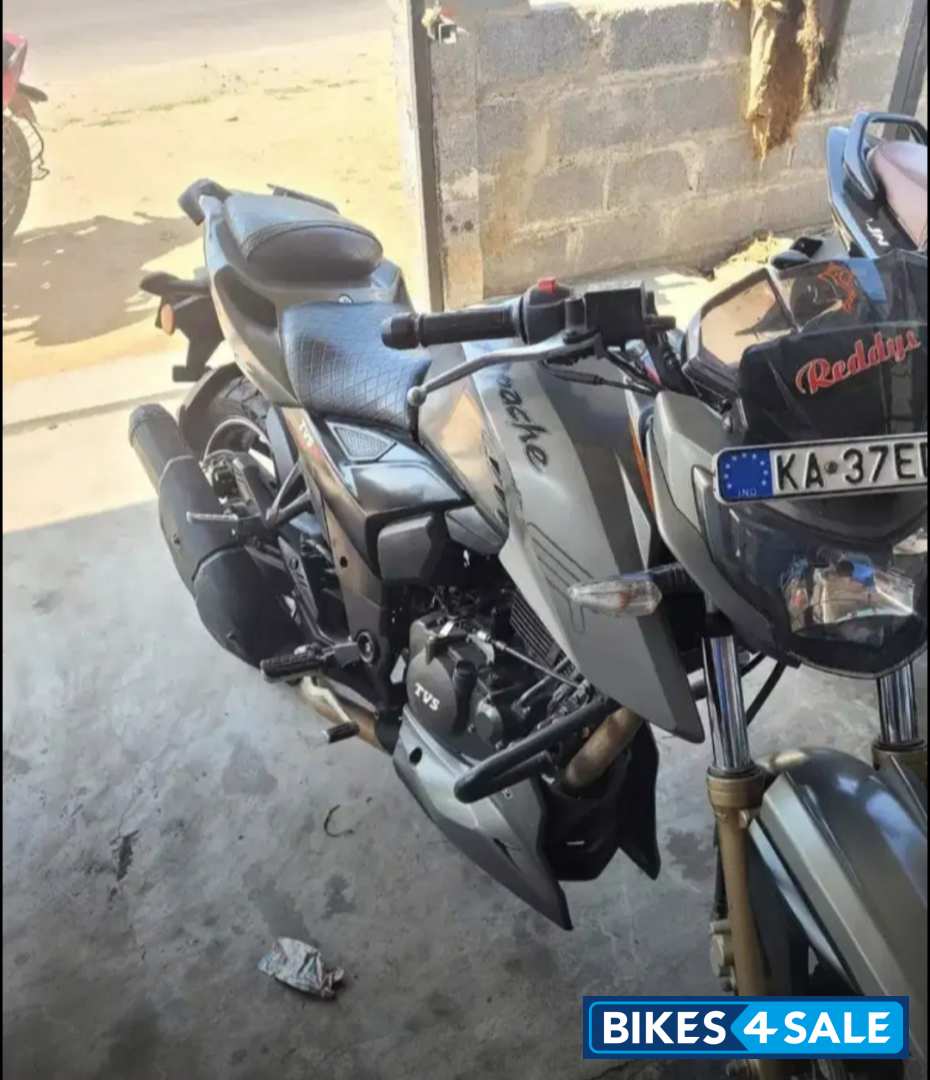 TVS Apache RTR 200 4V TVS Apache RTR 200 4V