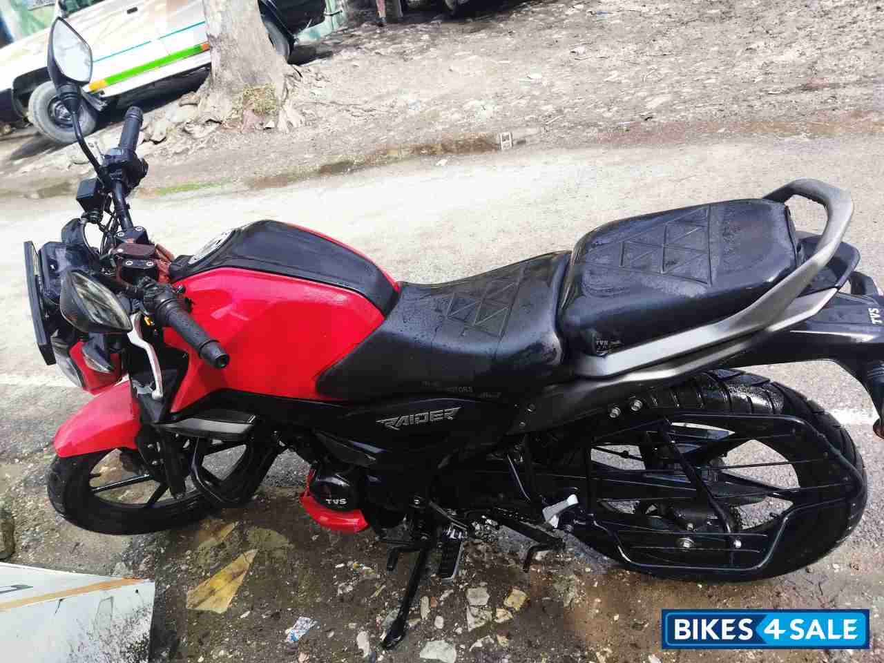 Red TVS Raider 125