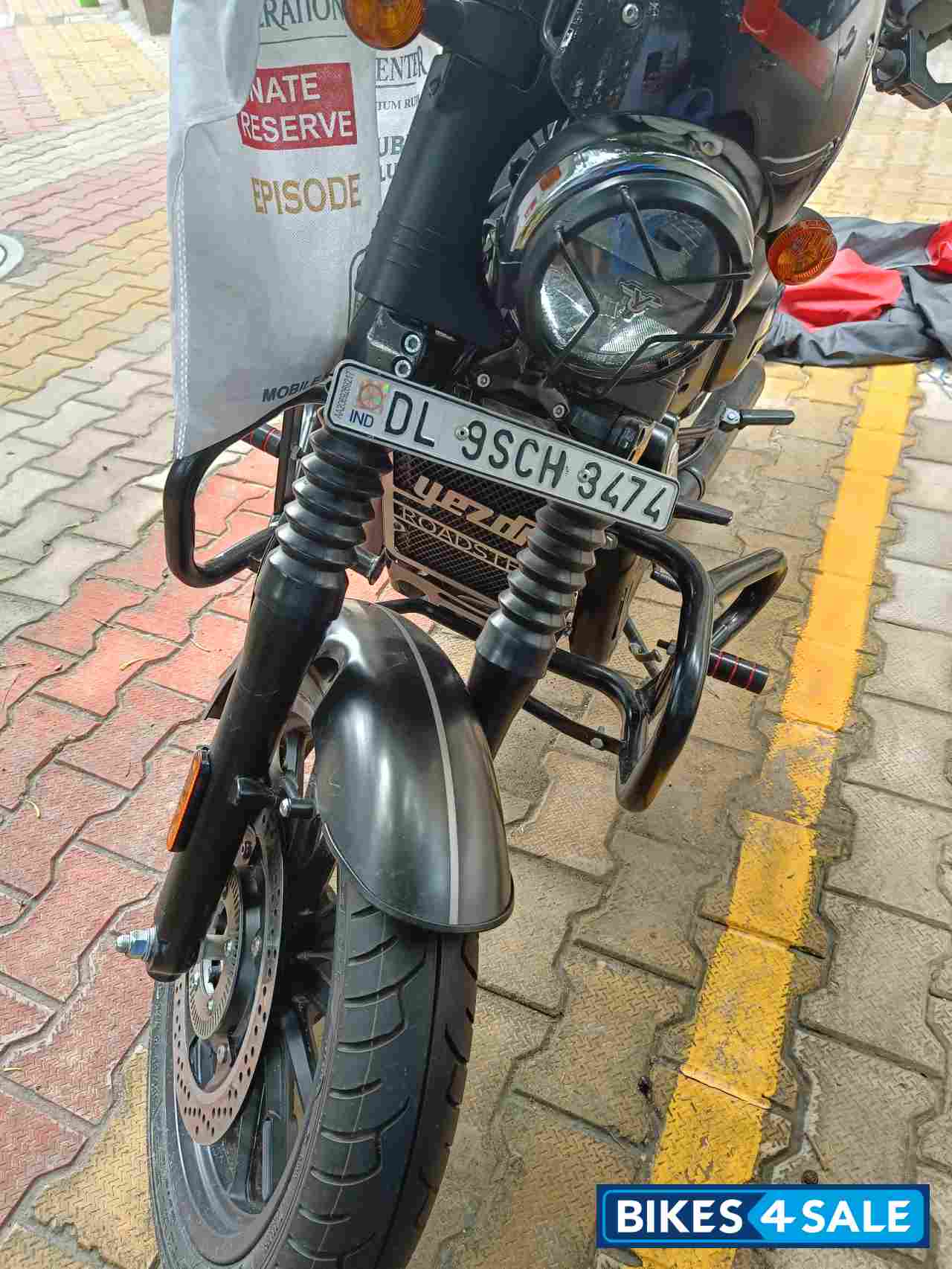 Yezdi Roadster SMOKE GRAY