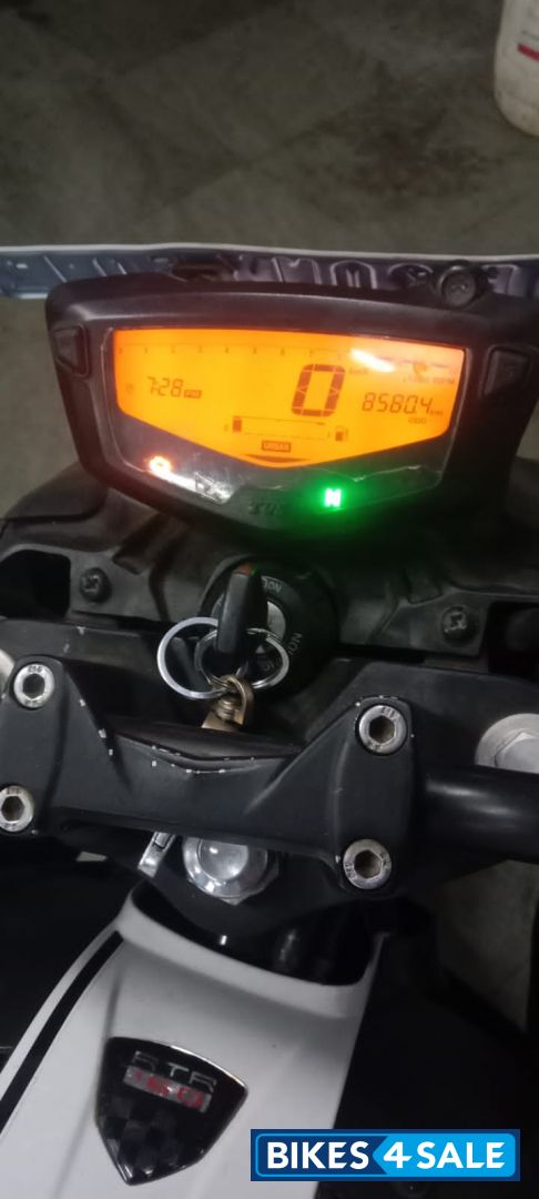 Black TVS Apache RTR 160 4V Black TVS Apache RTR 160 4V