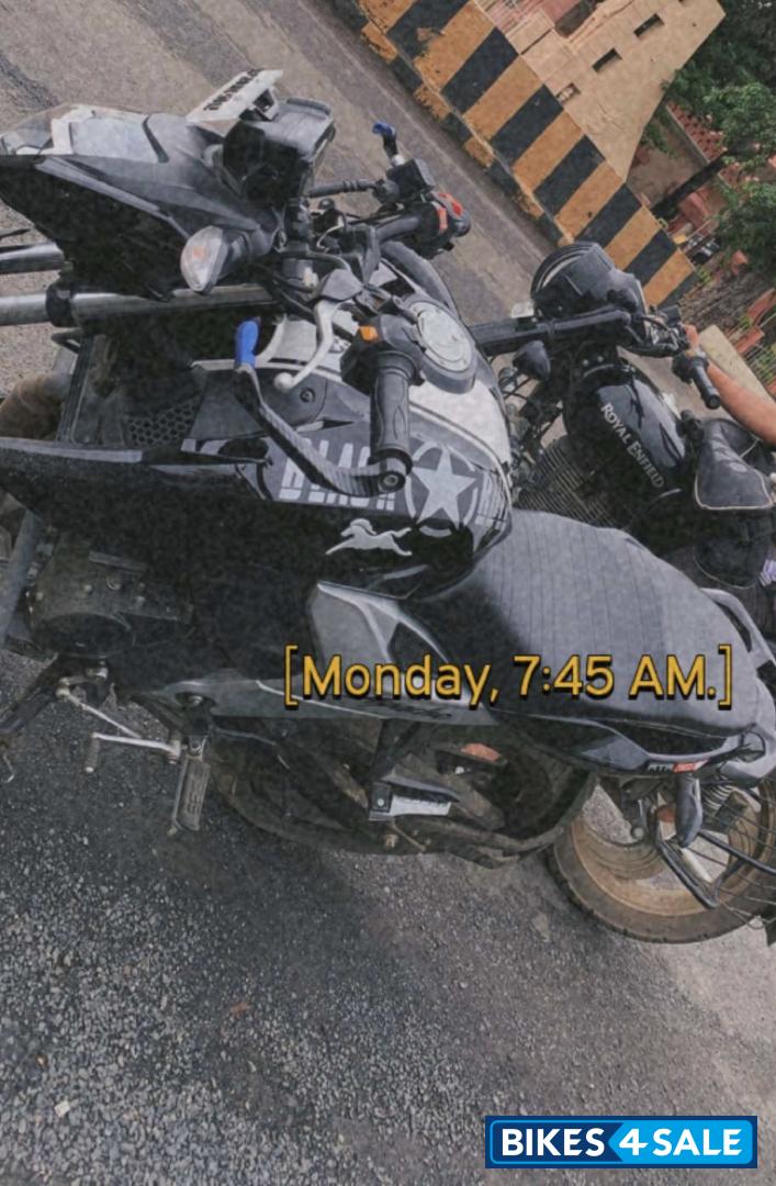 Black TVS Apache RTR 160 4V Black TVS Apache RTR 160 4V