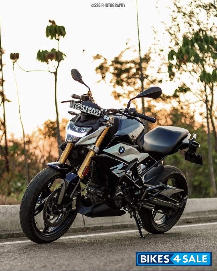 Cosmetic Black BMW G 310 R BS6