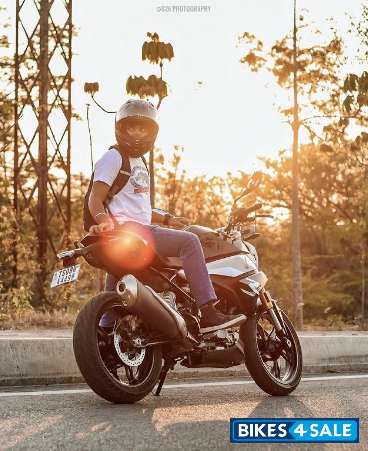 Cosmetic Black BMW G 310 R BS6