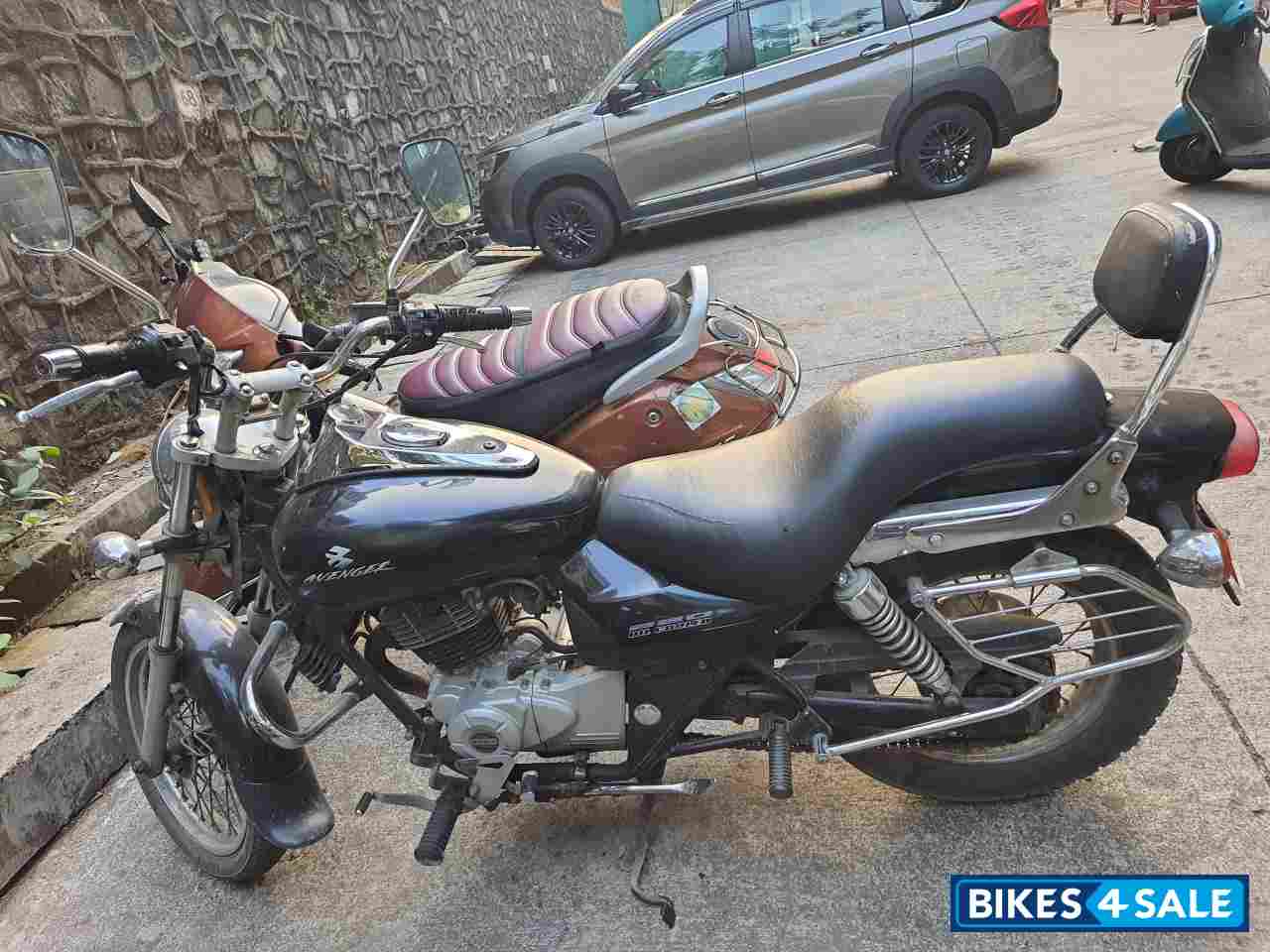 Bajaj Avenger 220 DTS-i