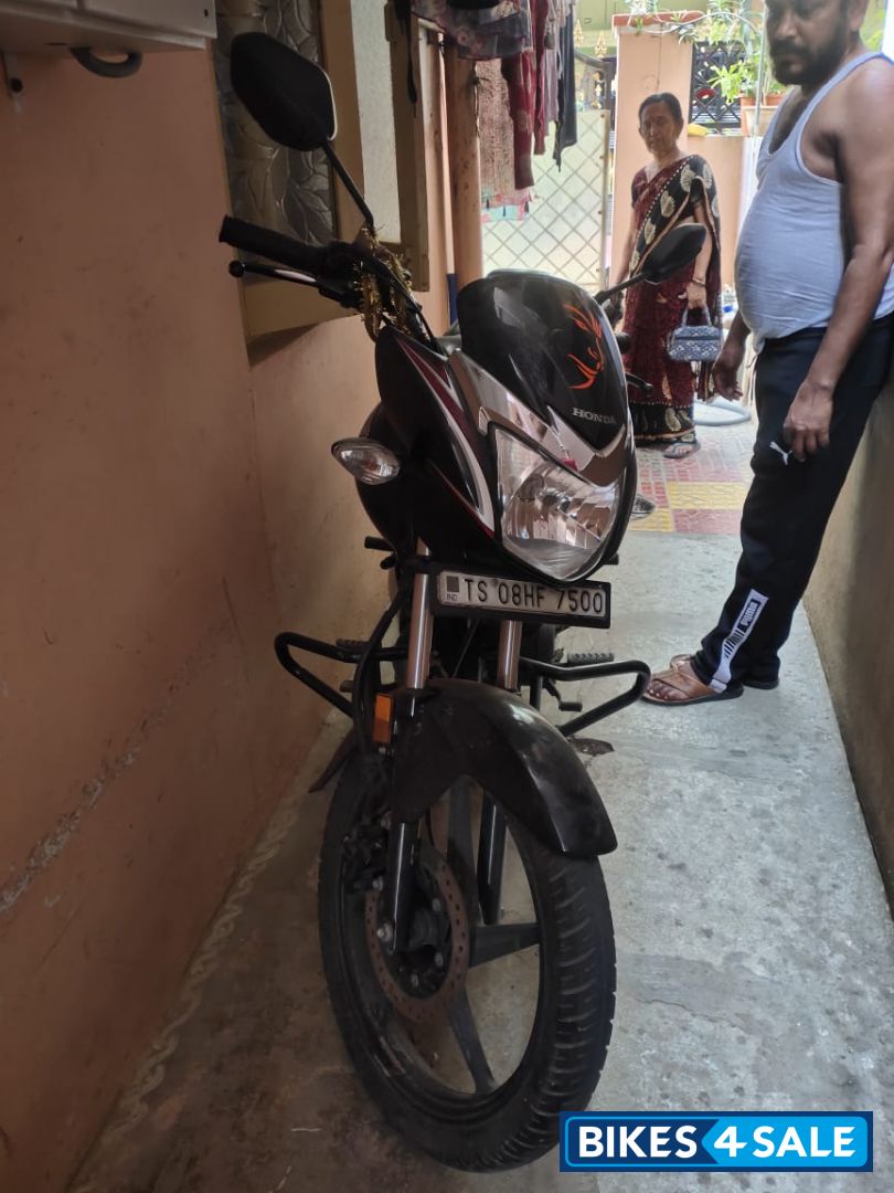 Black & Red Honda CB Shine SP
